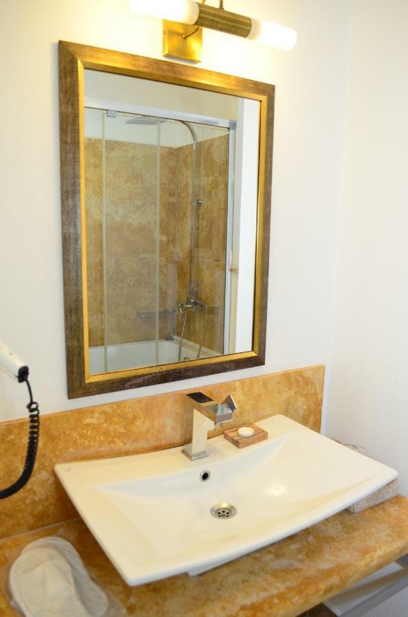 Gule Cunda Hotel ไอวาลิค ภายนอก รูปภาพ